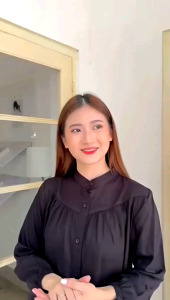 PREMIUM! BLOUSE POLOS DAILY WEAR LENGAN PANJANG DENGAN KARET BAHAN TWILL COTTON EXCLUSIVE KERAH KEMEJA KANCING DEPAN FULL RAYON ALICE ALL SIZE PEREMPUAN DAN WANITA SEGALA UMUR MULAI REMAJA DEWASA JUMBO UKURAN REGULER STANDAR REGULAR NORMAL MODEL REMPEL