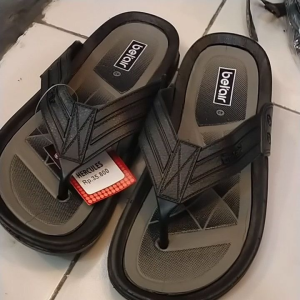 sendal jepit laki laki dewasa terbaru berbahan karet elastis lentur empuk aman dan nyaman dipakai