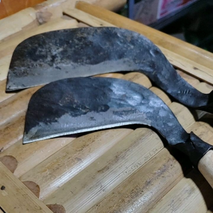 PARANG KEBUN BAJA SUPER PEMANGKAS RUMPUT DAN PERAWATAN TAMAN DAN KEBUN