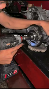 traker kunci konci pembuka rumah seal roda belakang Vespa vbb vnb super 66 tahun tua