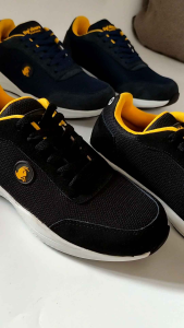 Sepatu sneakers sporty safety kasual kerja ujung besi