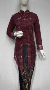 Kebaya Renita Modern: Kebaya Tradisional yang Elegan