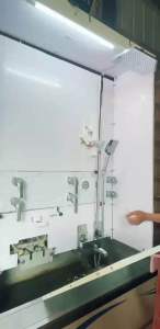 Cây sen tắm đứng nóng lạnh khóa nhiệt dành cho gia đình có con nhỏ . Đồng thau mạ crom sáng bóng chống bám bẩn .