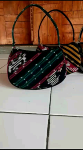 Dompet Tenun Mickey: Desain Unik & Motif Random