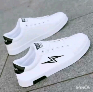 Sepatu Putih Pria & Wanita Terbaru Motif Cetak Kekinian