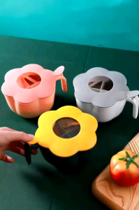 4 in 1 Multi Compartment Spice Condiments Container  with Spoon Cover Sugar Salt food storage