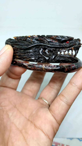 {\n    \"article\": \" Gelang Akar Bahar Merah Asli & Desain Unik