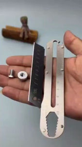 Pisau Cutter Stainless 9IN1 Multifungsi