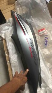 Ốp sườn trái Fu 125 màu xám