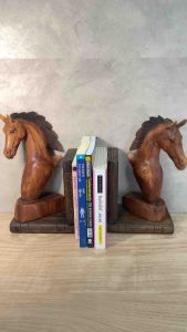 ม้าแกะสลัก ม้าไม้ ไม้แกะสลัก 1 คู่ ที่คั่นหนังสือ ตกแต่งบ้าน ของสะสม Horse wood