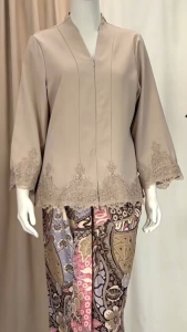 *🌟#2522 NUNAA LACEY KEBAYA TOP/ BATIK INSTANT PARIO SET*