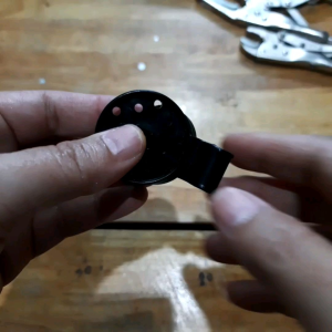 ตัวล็อคสแลนบังแดด วัสดุโพลีเอทิลีน สวยงาม ใช้งานง่าย แข็งแรง รับน้ำหนักแรงดึงได้มาก มีช่องสำหรับร้อยเชือก"