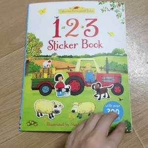 🌟 หนังสือสติ๊กเกอร์ สมูดภาพสติ๊กเกอร์ หนังสือเนื้อหาภาษาอังกฤษ (มิตร) ผ้าม่านเพลง