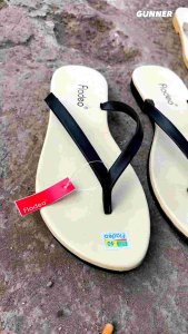 Sandal Wanita Fladeo Jepit Size 36 - 40 Sendal Teplek Flat Cewek Pergi Jalan Rumahan Warna Hitam Black Japit Rumah Anti Slip Empuk Premium Perempuan Kekinian Terbaru