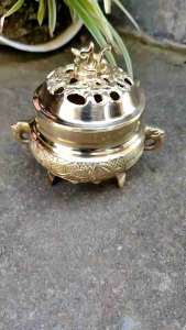 Hiolo Tempat Dupa Buhur Kemenyan Bokor Hio Lo Kuningan Motif Naga 1 Pcs