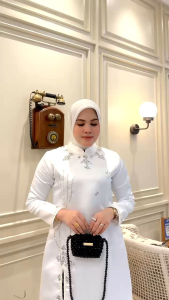 Stelan Baju Melayu Bahan Satin Bridal Combinasi Payet Mutiara Free Hijab/Stelan Baju Kurung Wanita Terbaru 2024/Stelan Baju Pesta Wanita Model Simple Mewah Dan Elegan