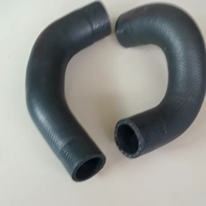 SELANG RADIATOR INNOVA REBORN 24 DIESEL ATAS -BAWAH ORI