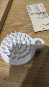 MUJI Scalp Care Brush/ Japan/ Soft touch for cleaning scalp/ 7x9x3.5cm