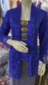 Atasan Kebaya Kutubaru Brokat: Pilihan Modis untuk Acara Formal