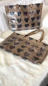 กระเป๋าถือ COMME DES GARCON กระเป๋าผ้า หุ้มพลาสติกใสกันน้ำ จุของได้เยอะมาก