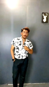 Kemeja Surfing Pria: Motif Unik & Berkualitas\\n\\n Mengenal Kemeja Surfing Pria\\n\\n Apa Itu Kemeja Surfing?\\n\\nKemeja surfing pria adalah pakaian atasan yang dirancang khusus untuk para penggemar olahraga selancar. Selain fungsional, kemeja ini juga memiliki desain dan motif unik yang menarik. Biasanya, kemeja surfing terbuat dari bahan berkualitas tinggi yang mudah menyerap keringat dan cepat kering, sehingga cocok digunakan di lingkungan pantai yang hangat dan lembab.\\n\\n Keunggulan Kemeja Surfing\\n\\nKemeja surfing pria memiliki beberapa keunggulan dibandingkan jenis kemeja lainnya. Beberapa di antaranya adalah:\\n\\n- Desain unik dan modern yang menunjukkan gaya surfing\\n- Bahan berkualitas tinggi yang tahan lama dan mudah dicuci\\n- Motif yang variatif dan menarik\\n- Nyaman dikenakan di lingkungan pantai yang hangat dan lembab\\n\\n Memilih Motif Kemeja Surfing Pria\\n\\n Kemeja Motif Unik\\n\\nMotif unik pada kemeja surfing pria biasanya menggambarkan unsur-unsur pantai dan selancar, seperti ombak, ikan hiu, atau surfer. Motif-motif ini tidak hanya menarik secara visual, tetapi juga mencerminkan minat dan hobi penggunanya.\\n\\n Kemeja Motif Masakini\\n\\nSelain motif unik, kemeja surfing pria juga tersedia dengan motif masakini yang lebih sederhana namun tetap menarik. Motif-motif ini umumnya terdiri dari pola garis, kotak, atau titik yang memberikan kesan modern dan stylish.\\n\\n Membeli Kemeja Surfing Pria Berkualitas\\n\\n Kriteria Kemeja Pria Berkualitas\\n\\nUntuk memilih kemeja surfing pria berkualitas, ada beberapa kriteria yang perlu diperhatikan, antara lain:\\n\\n- Bahan: Pastikan kemeja terbuat dari bahan berkualitas tinggi yang tahan lama dan mudah dicuci\\n- Desain: Pilih kemeja dengan desain yang sesuai dengan gaya dan selera Anda\\n- Motif: Pilih kemeja dengan motif yang menarik dan mencerminkan minat dan hobi Anda\\n\\n Menggunakan Layanan COD\\n\\nCOD atau Cash On Delivery adalah metode pembayaran yang memungkinkan pembeli untuk membayar barang setelah barang tersebut diterima. Metode ini sangat cocok untuk pembelian kemeja surfing pria karena memungkinkan pembeli untuk memeriksa kualitas barang sebelum membayar.\\n\\n Perawatan dan Tips Penggunaan Kemeja Surfing Pria\\n\\n Cara Merawat Kemeja Surfing Pria\\n\\nAgar kemeja surfing pria tetap awet dan tahan lama, ada beberapa hal yang perlu diperhatikan dalam merawatnya, antara lain:\\n\\n- Cuci kemeja dengan air dingin dan deterjen yang cocok\\n- Jemur kemeja di tempat teduh dan hindari paparan sinar matahari langsung\\n- Setrika kemeja dengan suhu rendah\\n\\n Tips Menggunakan Kemeja Surfing Pria\\n\\nBerikut adalah beberapa tips yang dapat membantu Anda menggunakan kemeja surfing pria dengan lebih baik:\\n\\n- Padukan kemeja dengan celana pendek atau celana panjang sesuai kebutuhan\\n- Gunakan aksesori seperti ikat pinggang atau jam tangan untuk menambah gaya\\n- Jangan lupa pakai topi atau kacamata hitam untuk melindungi mata dari sinar matahari\\n\\n Kesimpulan\\n\\nKemeja surfing pria adalah pakaian atasan yang dirancang khusus untuk para penggemar olahraga selancar. Selain fungsional, kemeja ini juga memiliki desain dan motif unik yang menarik. Dengan memperhatikan kriteria kemeja berkualitas dan menggunakan layanan COD, Anda dapat membeli kemeja surfing pria yang sesuai dengan kebutuhan dan selera Anda. Selamat berbelanja!\n}