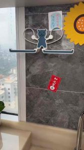 小熊衣架收纳架(1个)Bear Hanger Storage Rack 介绍您这款#壁挂衣架收纳神器😍 无痕贴免打孔安装 👍有了它,让衣架整整齐齐挂着,拿取也超方便~‼👍 #好物分享❤