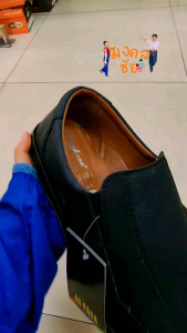 (งานเย็บขอบ)คัดชูหนัง ฝีมือคนไทย ยี่ห้อAG Fasa รหัส802 (เท้าบานบวก1เบอร์)