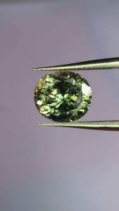 3.60 กะรัต | ทัวร์มาลีนสีเขียว 🍀 | ทรงรี | 10.8x9.8x6.2mm | 3.60 carats | Green Tourmaline 🍀 | Oval | 10.8x9.8x6.2mm