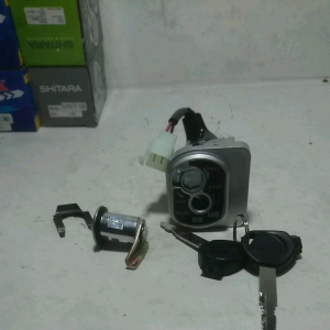 Kunci Kontak Set REVO ABSOLUTE BLADE NEW: Suku Cadang Kendaraan Berkualitas Tinggi