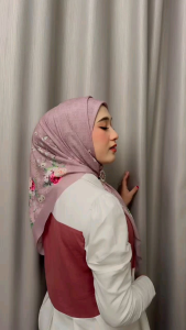 ESTHER SCRAFT BY NADHEERA LUXURY ✅️ HIJAB SEGI EMPAT TERBARU BISA COD✅️