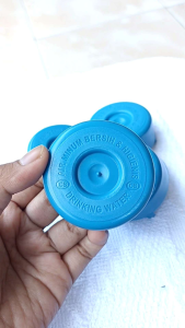 Tutup Galon Isi Ulang 100 pcs murah warna biru bahan elastis anti tumpah anti pecah merek CS