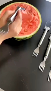 Alat Pemotong Buah Semangka Bahan Stainless Steel/ Garpu Semangka