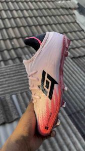 Sepatu Bola Glegibs Mini: Desain Unik & Tahan Lama