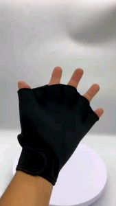 ถุงมือว่ายน้ำสีดำ ถุงมือในการฝึกฝนสำหรับว่ายน้ำ (คู่)