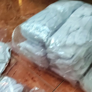 Găng tay trắng cổ dài nghi lễ đám cưới ca sỹ.