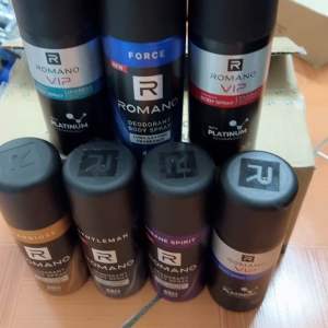 Combo 2 khử mùi NƯỚC HOA ROMNANO 150ml date 2028