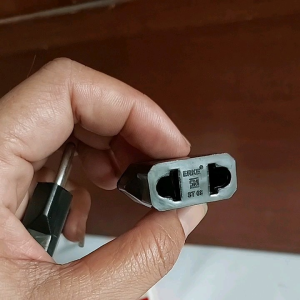 ERKE Multi Adaptor SNI 100% Produk Indonesia - Over Steker Gepeng Body Besar - Colokan Listrik Pipih