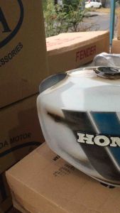 Tangki GL100 & K5 Motif Mbladus Putih Bahan Tebal Berkualitas