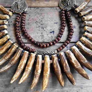 Kalung Taring Dayak: Aksesoris Etnik Dayak Bidayuh