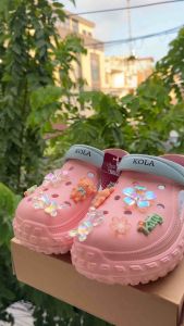 Dép cross nữ đế đúc độn 5 cm đính sticker charm nổi cực sang chất liệu EVA chống trượt