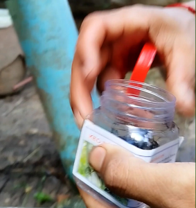 กาวดักนก ของเวียดนามตากแดดไม่ละลายสามารถใช้กับไม้และโลหะหรือสแตนเลสก็ได้ 50กรัม