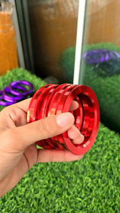 ฮับลิ้ง ปลอกกันสั่นรถเก๋ง Hอนด้า อลูมิเนียม สีแดงสะใจ ไดร์สีคมชัด งานไทย ทนน้ำไม่หลุดง่าย อย่างดี ขนาด 73.1mm - 56.1mm. ใส่กับรถรุ่น แจสส  ซิตี้  ซิวิค ราคานี้ต่อ 4 วง 1 ชุด