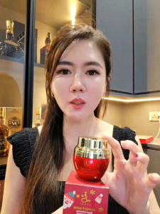 🚚 Free Shipping /Ready stock ‼️100％正品 JSSUI Skin Care 圣诞节大配套  🉑加购 50ml 小圆瓶海藻修复霜 📣Balancing Hydrating Ampoule平衡保湿缩水精华➕Treatment Gel 大黑瓶婴儿肌➕Perfect Shine Plus升级版防晒霜➕Purify Pores Magic Water Spray 毛孔净化神奇喷雾器💦➕Active Oxygen Camellia Cleanser 自动发泡洗脸霜