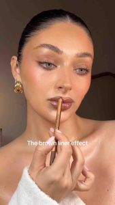 Chì Kẻ Viền Môi Tone Nâu Đất Foxy Brown Makeup Siêu Tây