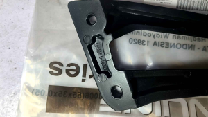 2PV-F7452-00-P0 DUDUKAN FOOT STEP BELAKANG KIRI JUPITER MX KING 150 PANGKON INJAKAN BASTEP