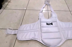 PELINDUNG BADAN KARATE