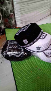 Peci Songkok Bordir/peci bordir Hitam dan Putih
