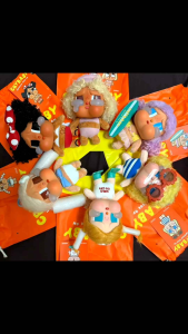 ⚠️READY STOCK⚠️【LEGOMANIA】100% AUTHENTIC POPMART CRYBABY VACATION MODE ON SERIES VINYL PLUSH PENDANT BLIND BOX