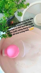 Dụng cụ hút sữa bằng tay ( màu hồng như hình). Hàng sẵn Nowship