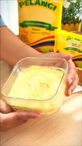Seri Pelangi Marjerin 1kg (Planta) Margarine - Yellow packaging with rainbow food images 1 kg weight.